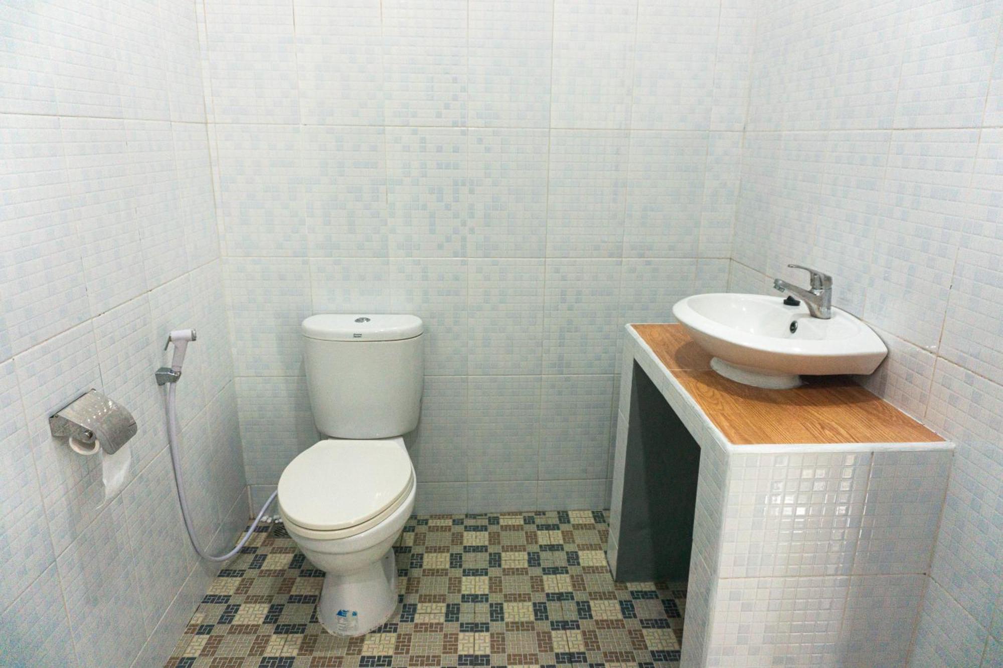 Srinadi Guest House Lovina 外观 照片