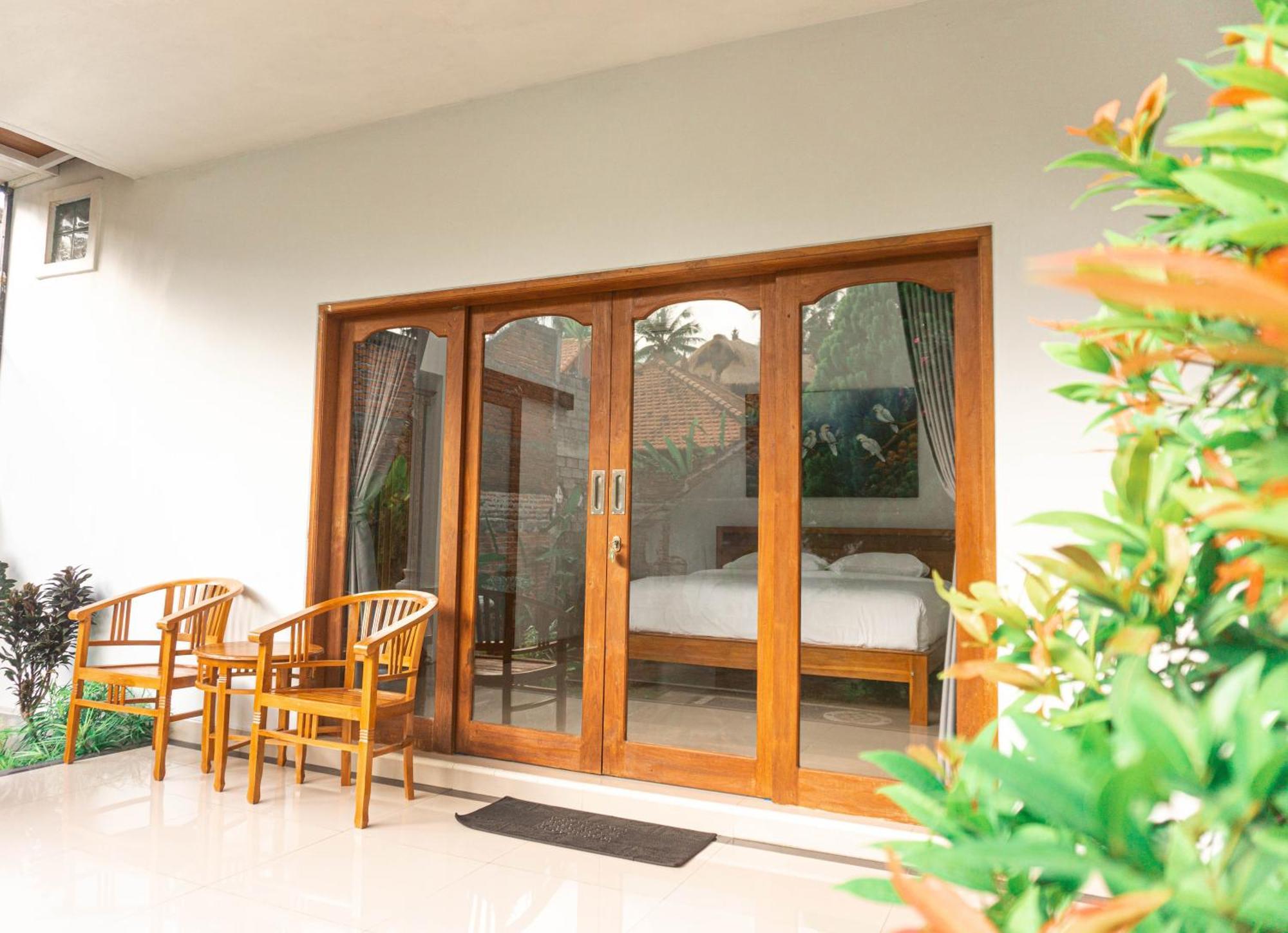 Srinadi Guest House Lovina 外观 照片