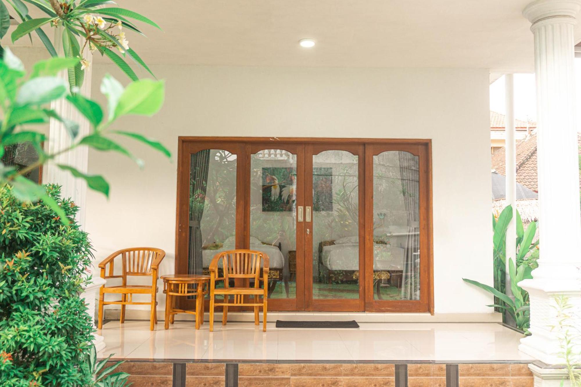 Srinadi Guest House Lovina 外观 照片