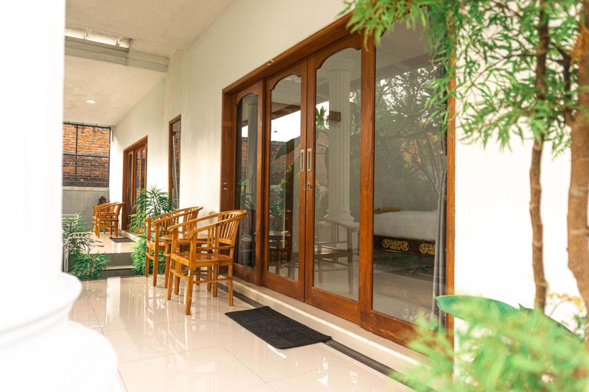 Srinadi Guest House Lovina 外观 照片